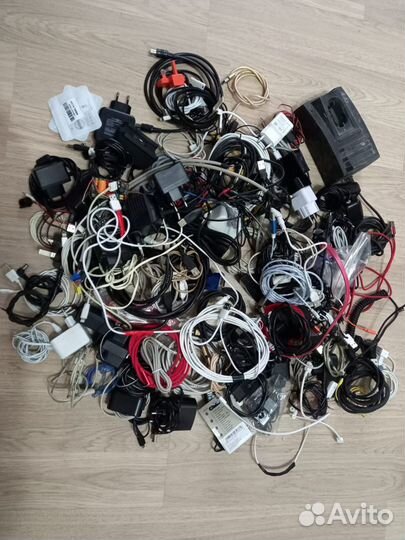 Адаптеры шнуры USB зарядки сетевые шнуры и другое