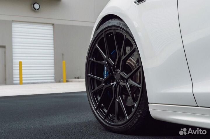 Кованые оригинал GT Forged R22 на BMW X5 M F95