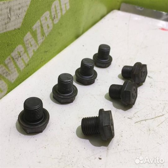 Болт маховика Митсубиси Галант 8