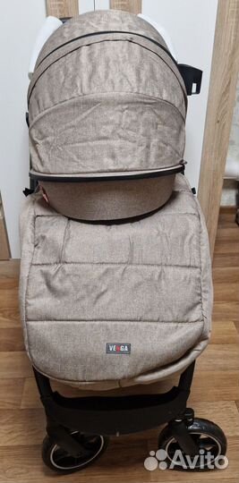 Прогулочная коляска новая