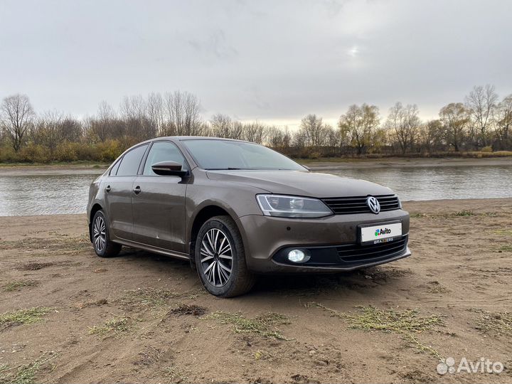 Volkswagen Jetta 1.6 AT, 2012, 275 161 км