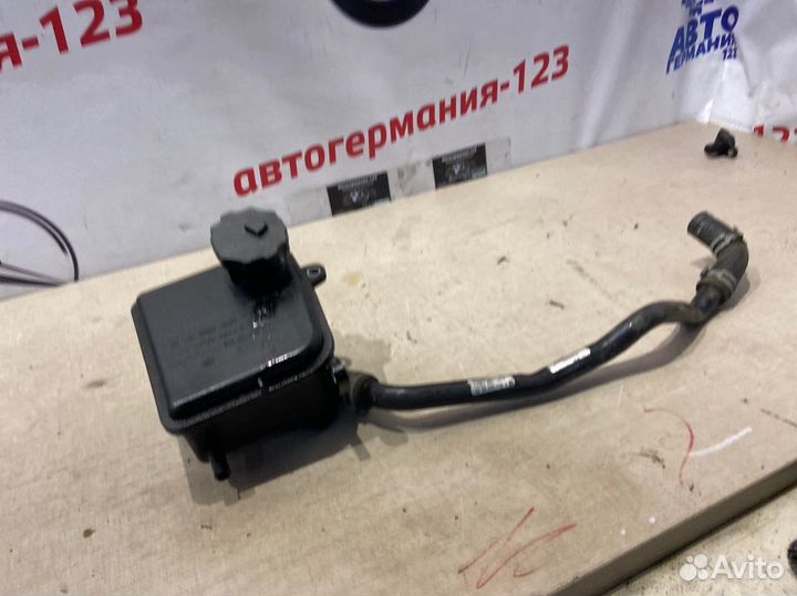 Бачок гидроусилителя руля Mercedes C180 C204