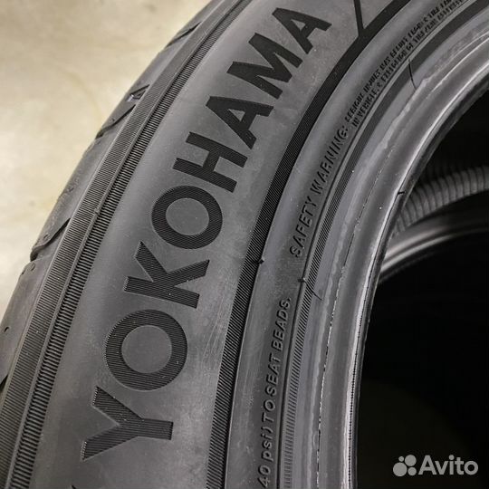 Yokohama Advan Sport V107 245/40 R19 98Y