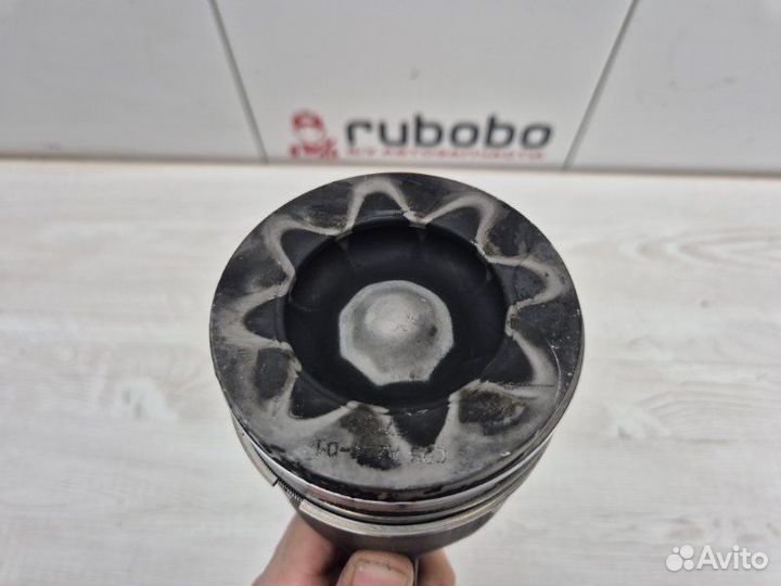 Поршень с шатуном Land Rover Evoque L538 224DT