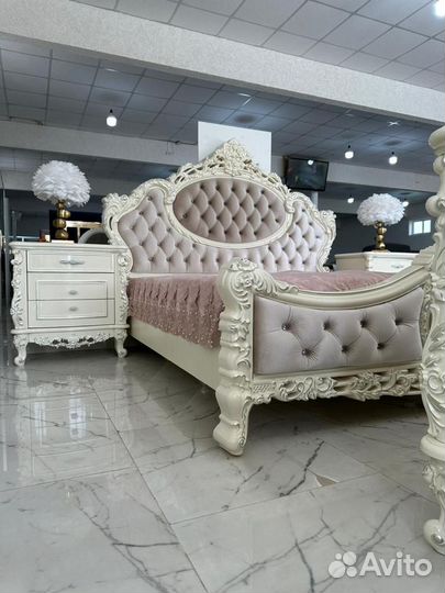 Спальный гарнитур