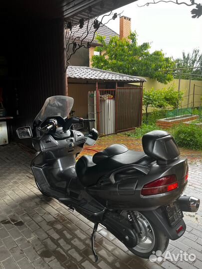Suzuki skywave 650