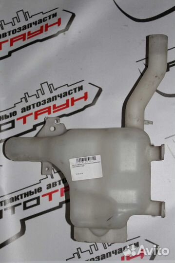Бачок омывателя nissan elgrand E51 ME51 MNE51 NE51