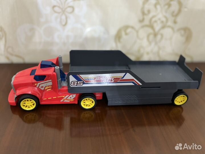 Машина hot wheels оригинал