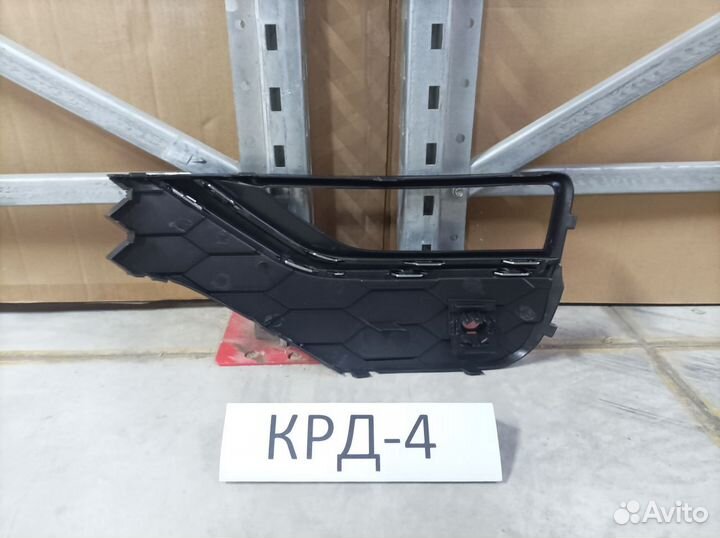 Окантовка птф правая Volkswagen Amarok 2 на 2010