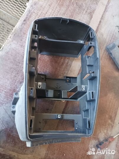 Накладка центральная торпеды на Cadillac CTS