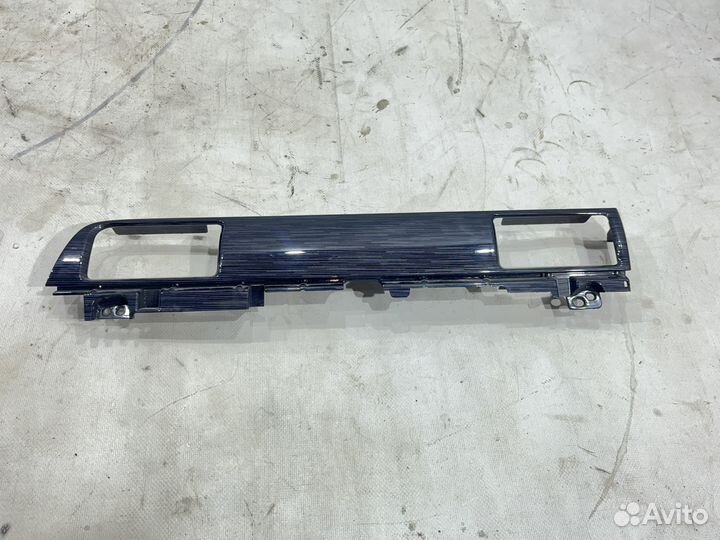 Декоративная вставка торпедо Mitsubishi Outlander