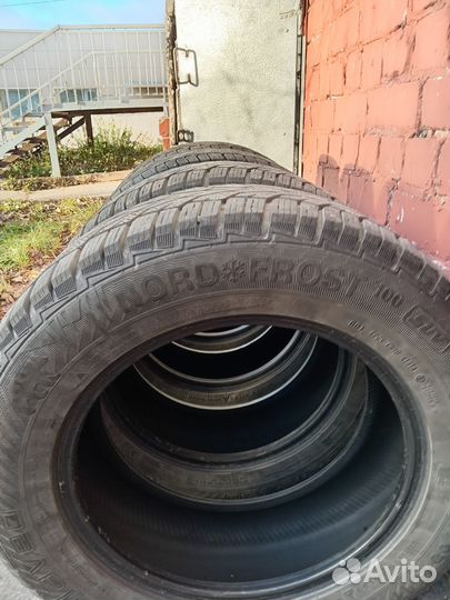 Gislaved Nord Frost 200 225/65 R17