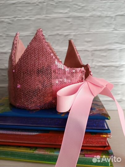 Декоративная корона с пайетками, розовая. Новая