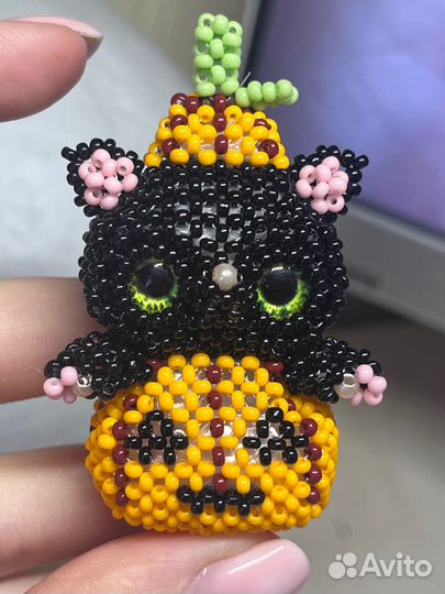 Кот в тыкве из бисера