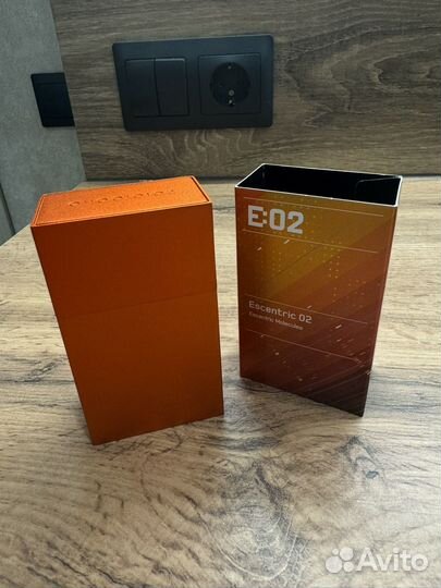 Escentric Molecules Escentric 02