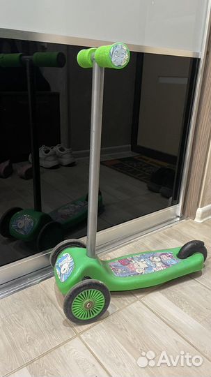 Самокат трехколесный
