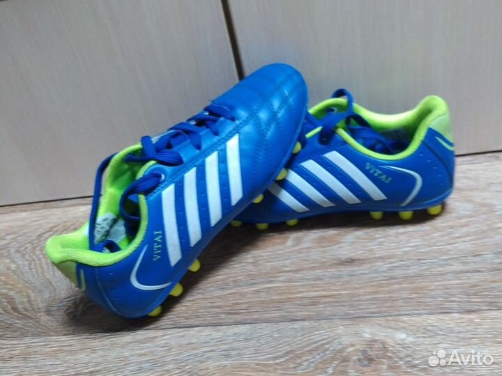 Футбольные кроссовки детские