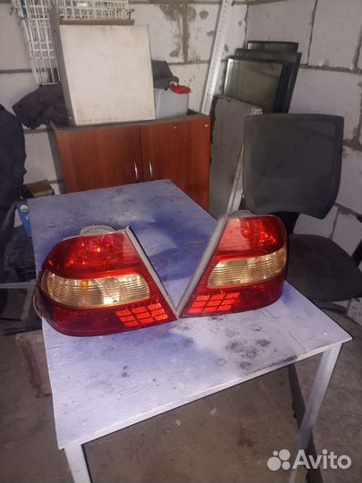 Задние фонари на Тойоту королла