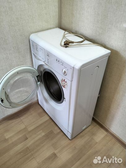 Стиральная машина бу indesit