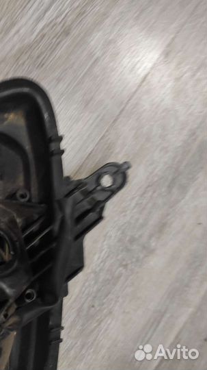 Фара правая тойота ярис