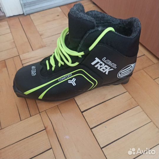 Лыжные ботинки