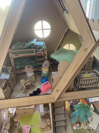 Домик кукольный