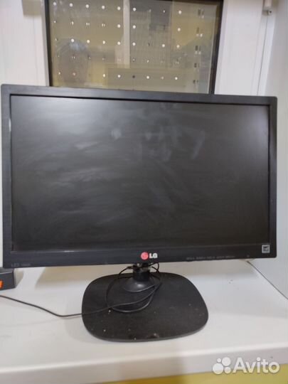 Монитор LG 19