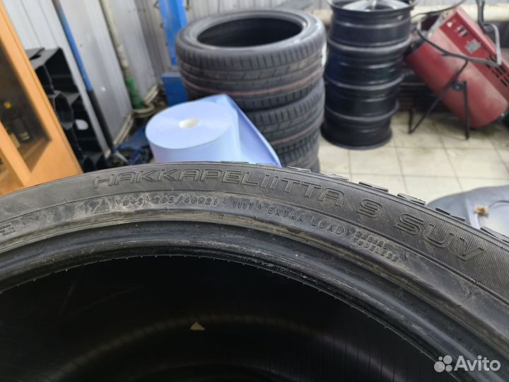 Nokian Tyres Hakkapeliitta 9 SUV 295/40 R21 111T