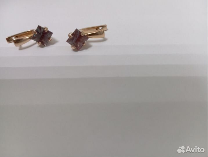 Золотые серьги