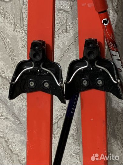 Беговые лыжи(140см) и 2 пары ботинок