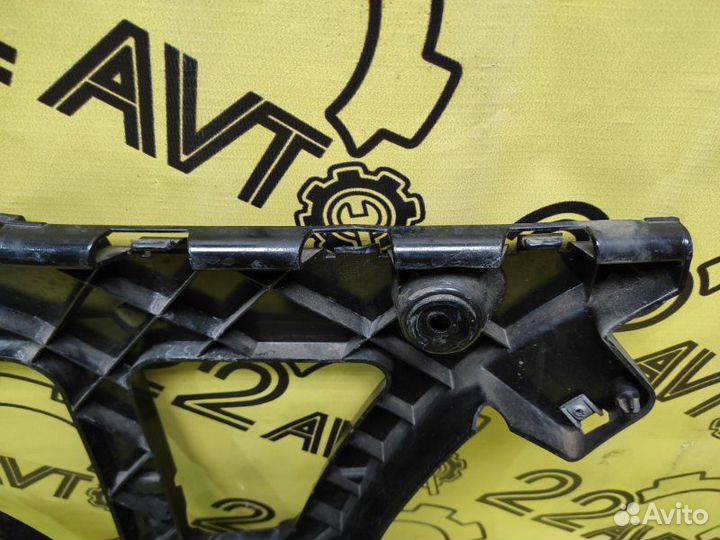 Крепление бампера заднее левое Bmw X5 E70 N52B30