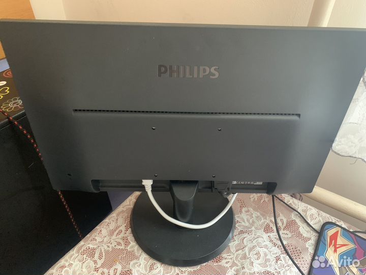 Монитор Philips 223v5l