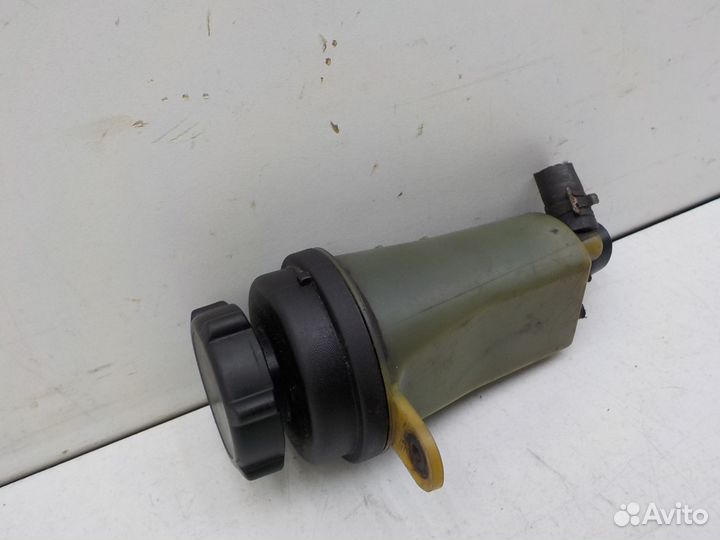 Бачок гур на Ford Focus II