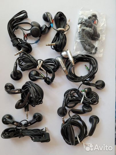 Проводные наушники
