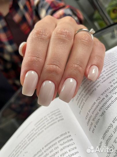 Модель на наращивание ногтей