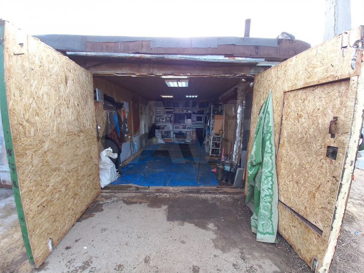 Гараж, > 30 м²