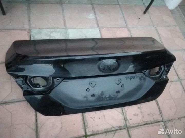 Toyota Camry V70 крышка багажника