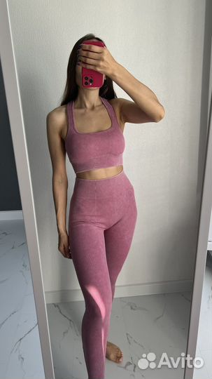 Костюм для йоги и фитнеса