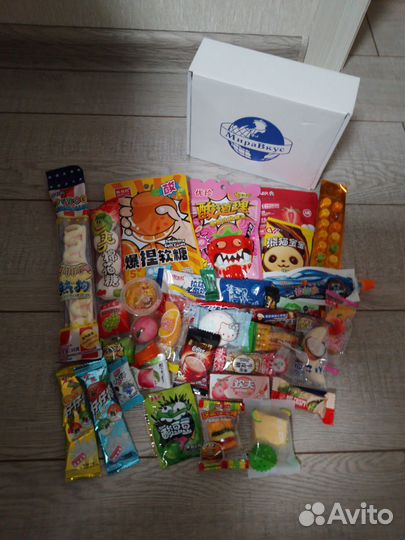 Бокс азиатских сладостей