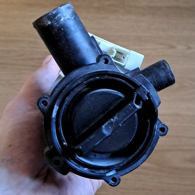 Сливной насос стиральной машины bosch