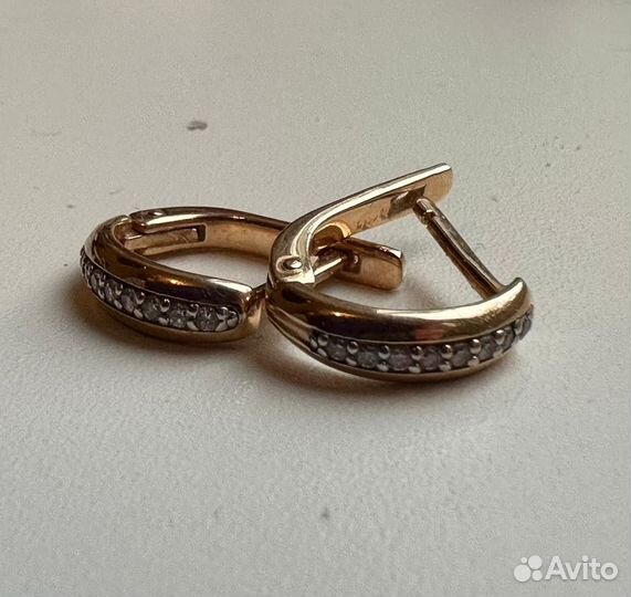 Золотые серьги