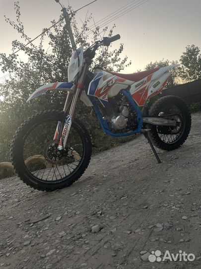 Мотоцикл Motoland CRF 250