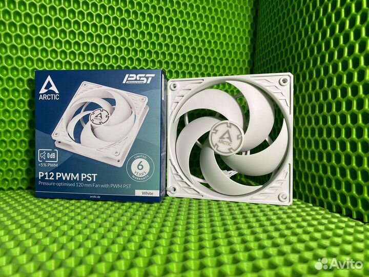 Вентилятор Arctic P12 PWM PST White