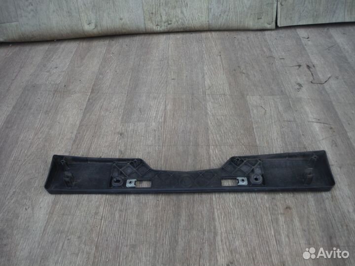 Подиум номерного знака Toyota RAV4 (XA45) 2016