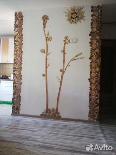 Панно из спилов дерева в интерьере