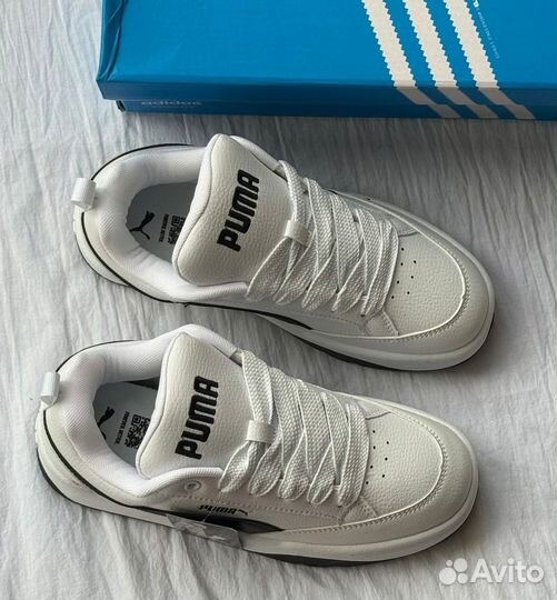 Кроссовки женские