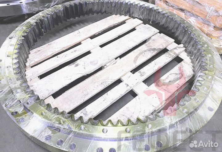 Поворотный круг 208-25-61300