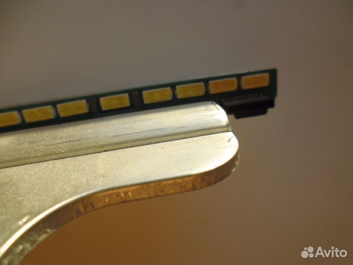 Подсветка от Philips 49PUS7809/60 на радиаторе