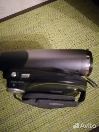 Цифровая видеокамера