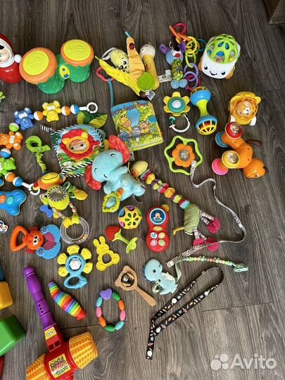 Игрушки целая коробка